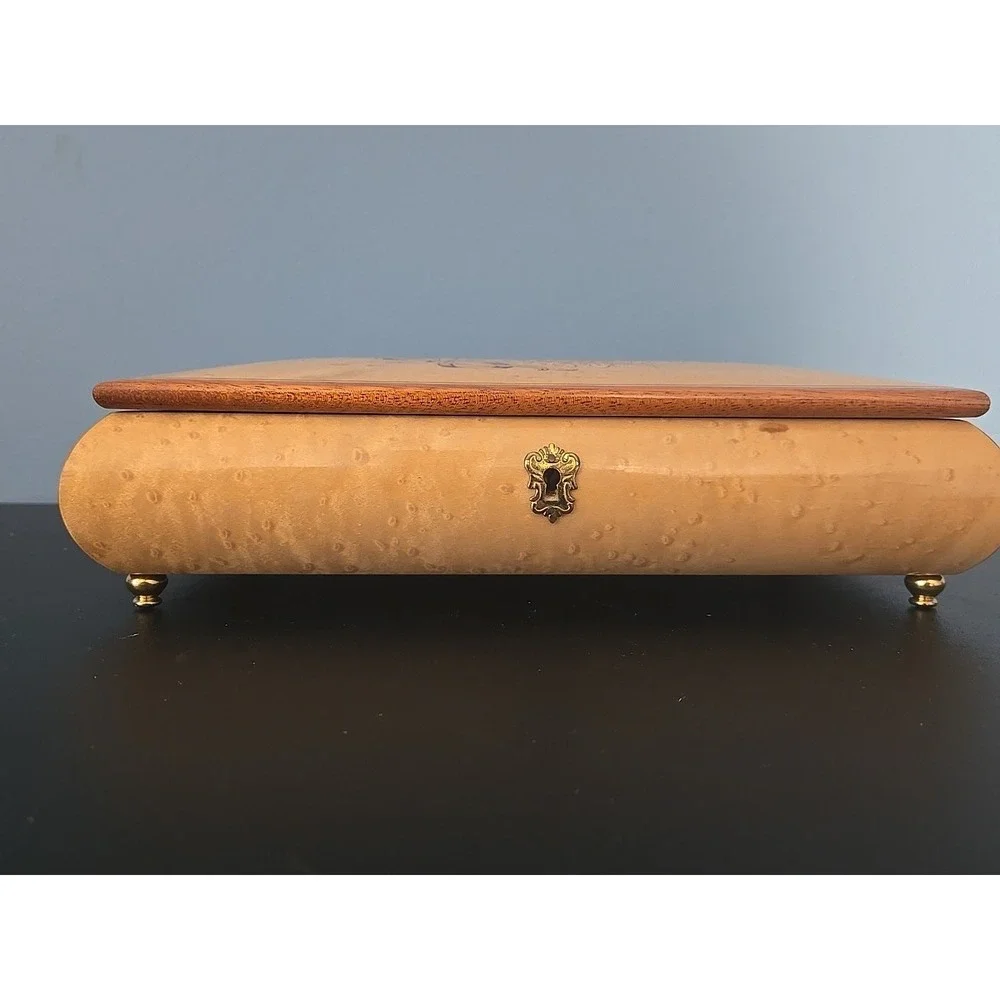 SORRENTO INTARSIO INLAID Wood ITALy JEWELRY TRINKET MUSIC BOX VINTAGE No Key‎